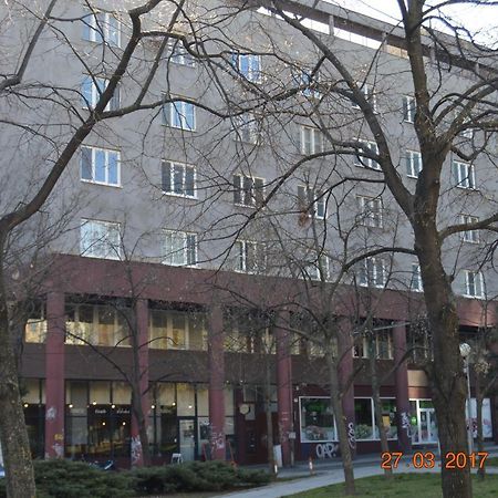 Apartment Accommodation Up To 17 Bratislava Eksteriør billede